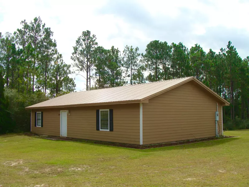 1122 Rock Hill Road, Defuniak Springs, FL 32435