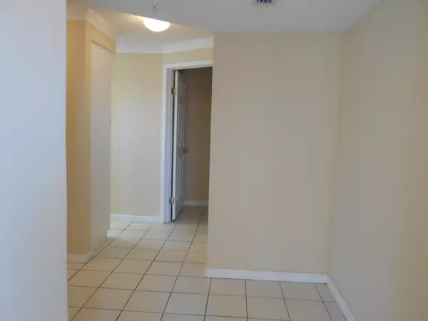 Fort Walton Beach, FL 32548,670 Nautilus Court  #UNIT 201