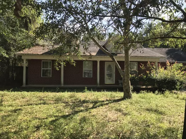 3320 Willow Drive, Crestview, FL 32539