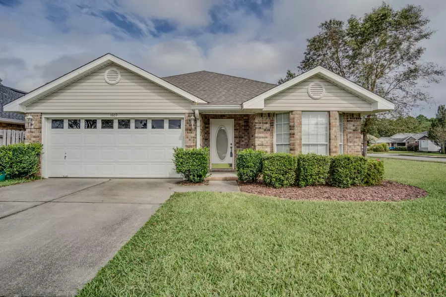 1609 Sutton Place, Fort Walton Beach, FL 32547