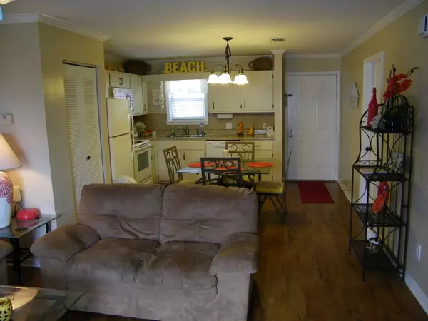 Fort Walton Beach, FL 32548,1330 SE Miracle Strip Parkway  #UNIT 202