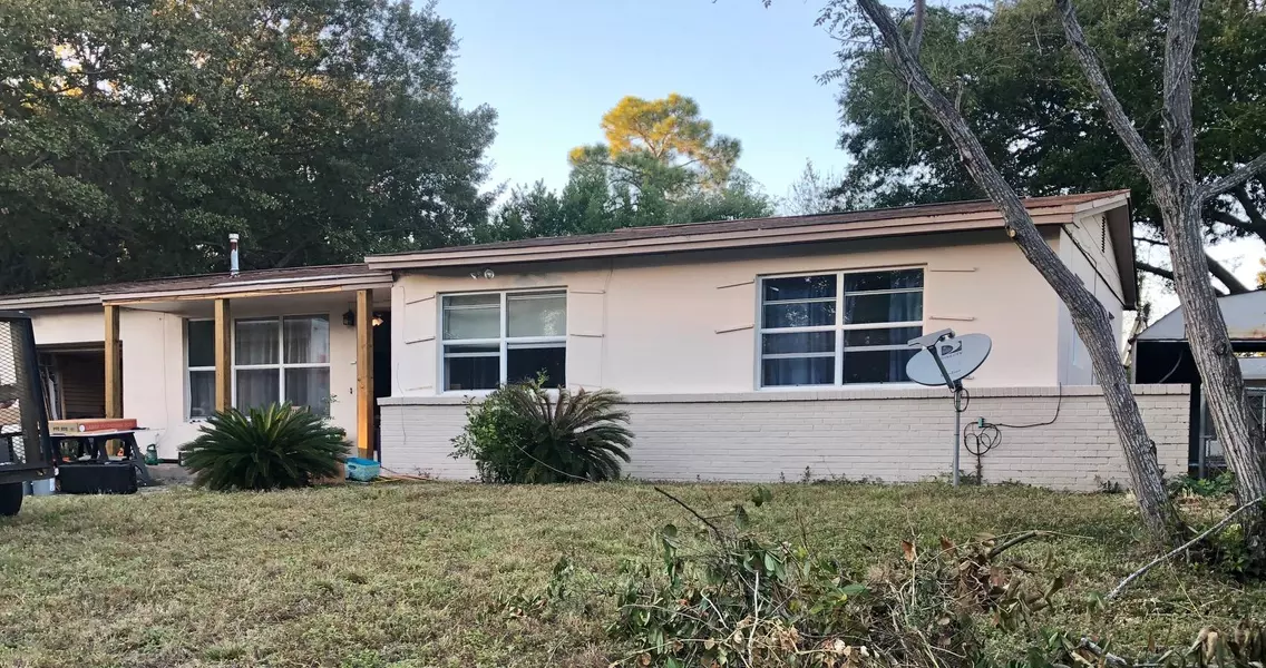 230 Argyle Court, Mary Esther, FL 32569