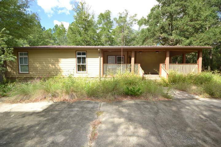 5272 Crews Lake Road, Ebro, FL 32437