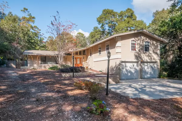 2749 Edgewater Drive, Niceville, FL 32578