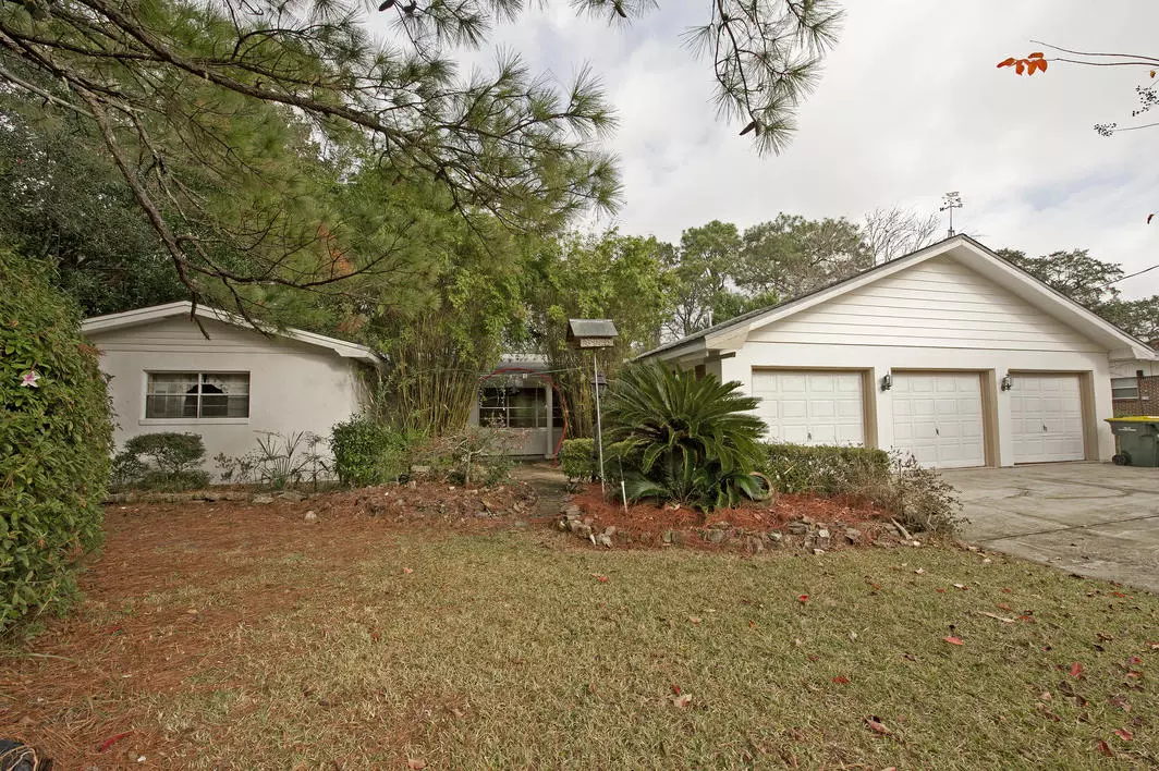 Fort Walton Beach, FL 32548,19 NW Wisteria Court