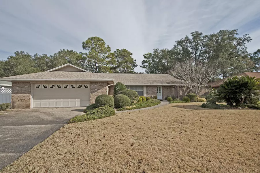 15 Lake Lorraine Circle, Shalimar, FL 32579