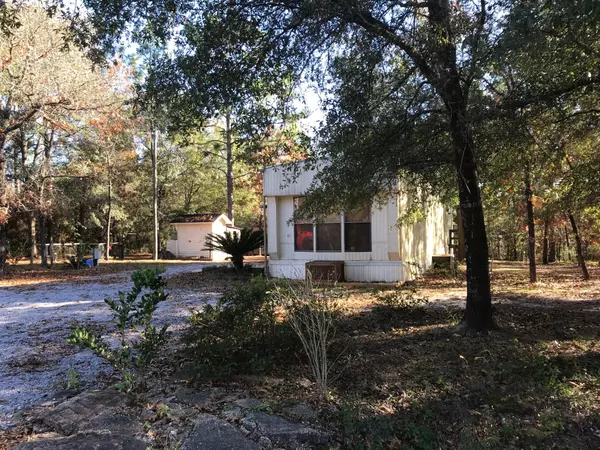 87 W Crocus Avenue, Defuniak Springs, FL 32433