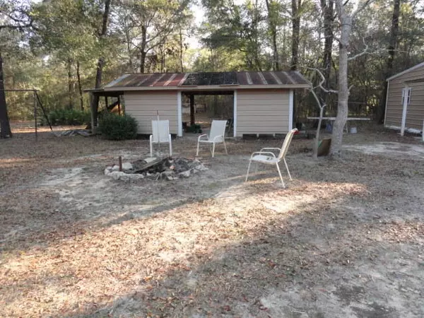 Baker, FL 32531,1112 Country Living Road