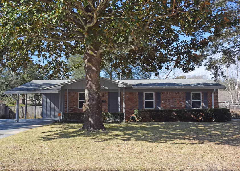 637 NE Golf Course Drive, Fort Walton Beach, FL 32547