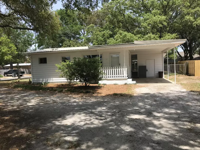 68 Wolverine Avenue, Valparaiso, FL 32580