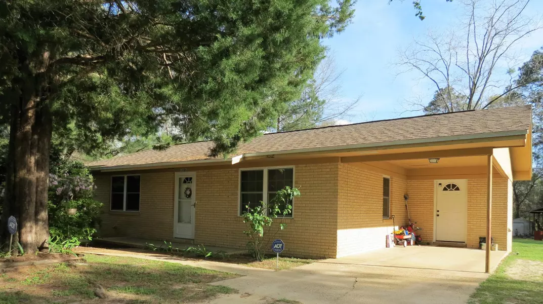 3886 2nd Avenue, Laurel Hill, FL 32567