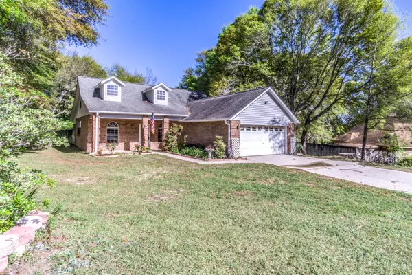 Crestview, FL 32539,106 Live Oak Court