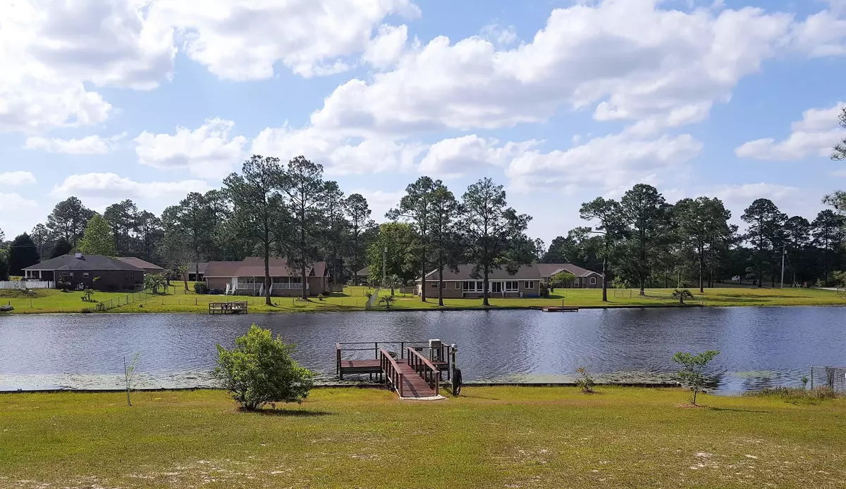 Defuniak Springs, FL 32433,1027 10 Lake Drive