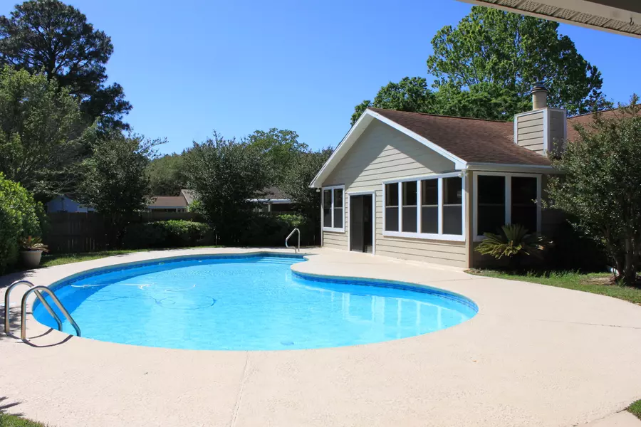 102 Marquette Place, Fort Walton Beach, FL 32547