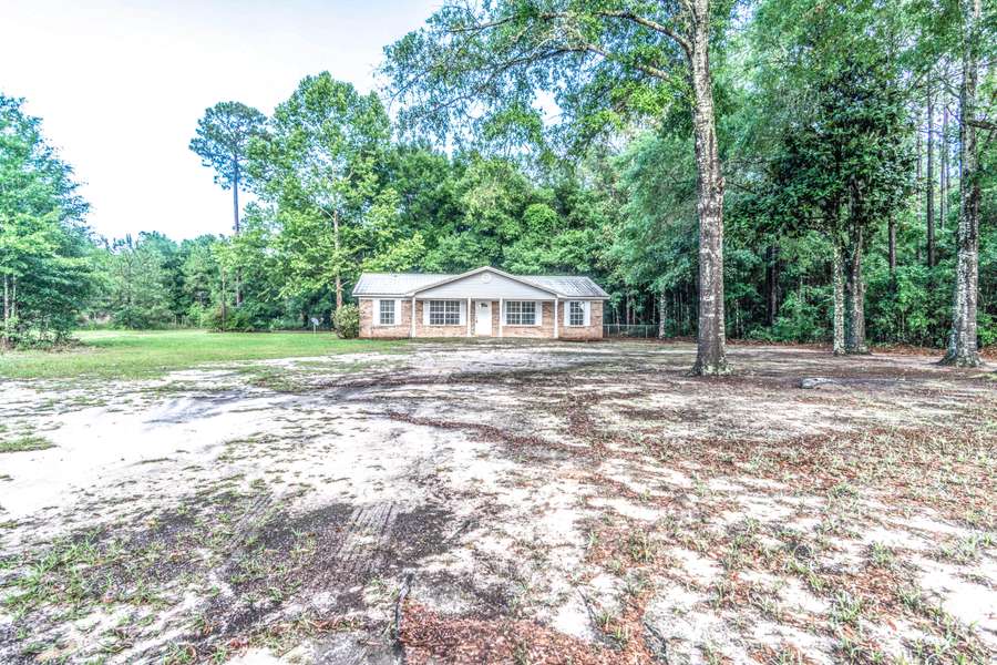 4473 Cooper Lane, Holt, FL 32564