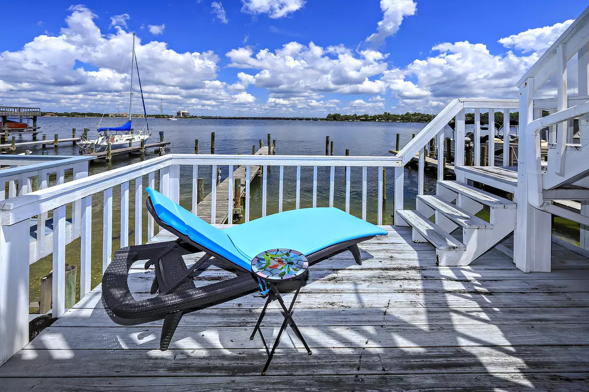 Shalimar, FL 32579,230 Snug Harbour Drive  #230