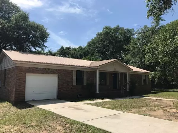 369 N 1st Street, Defuniak Springs, FL 32433