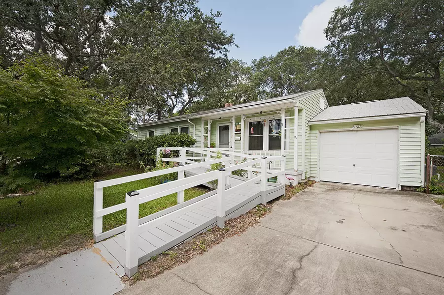 305 NE Okaloosa Road, Fort Walton Beach, FL 32548