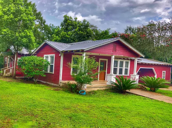 Defuniak Springs, FL 32435,151 Minnesota Street