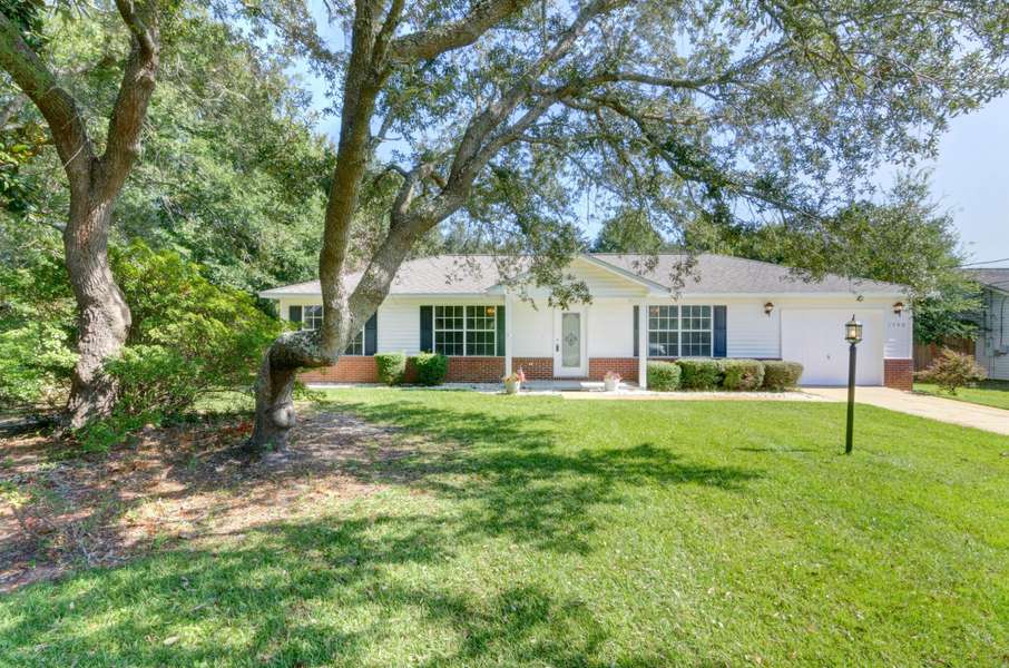 1580 Bal Alex Avenue, Gulf Breeze, FL 32563