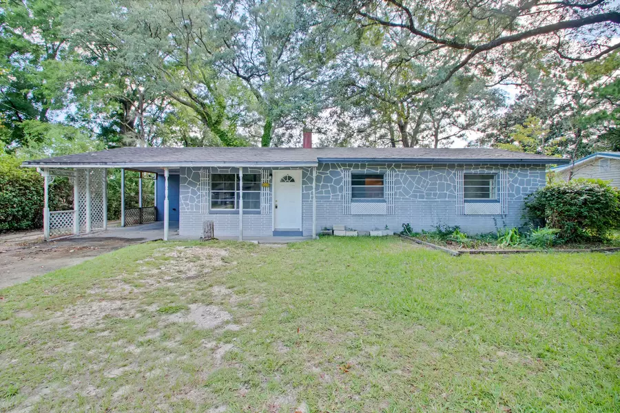 429 Edge Avenue, Valparaiso, FL 32580