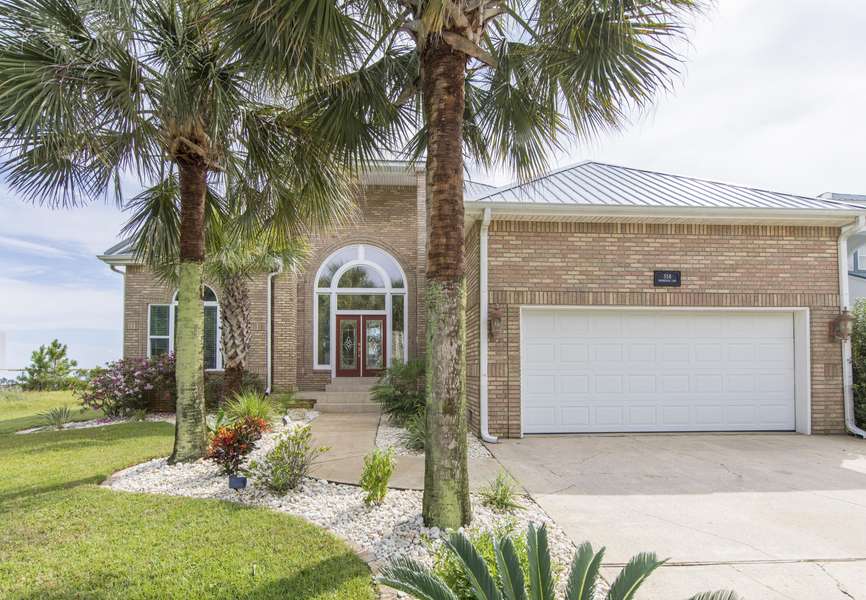 558 Shimmering Lane, Mary Esther, FL 32569