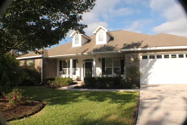 4686 Lovegrass Lane, Crestview, FL 32539