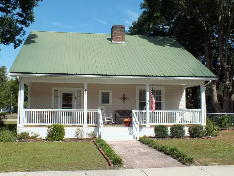 93 E Orange Avenue, Defuniak Springs, FL 32435