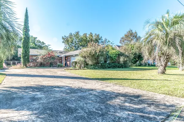 Mary Esther, FL 32569,24 E Casa Loma Drive