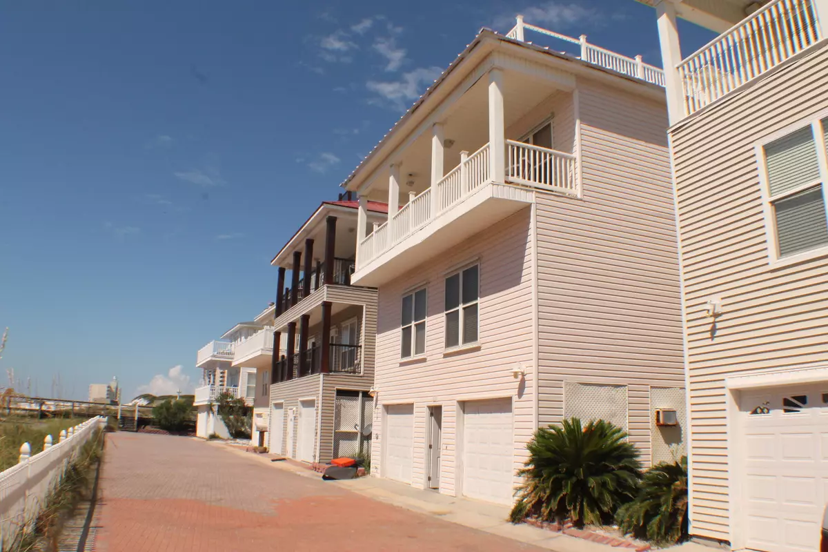 Pensacola Beach, FL 32561,513 Fort Pickens Road