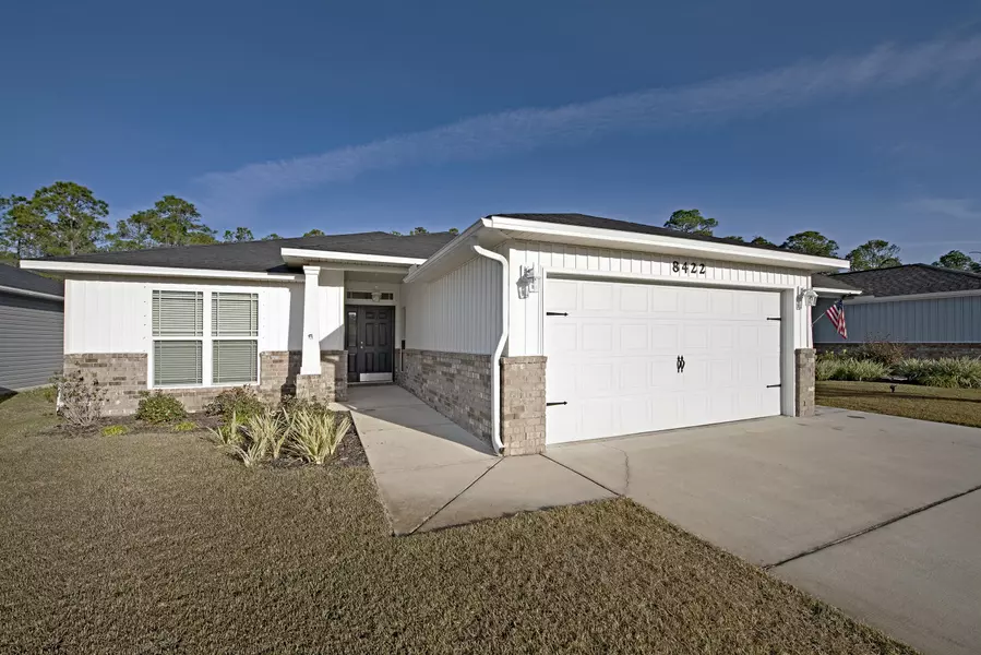 8422 Island Drive, Navarre, FL 32566