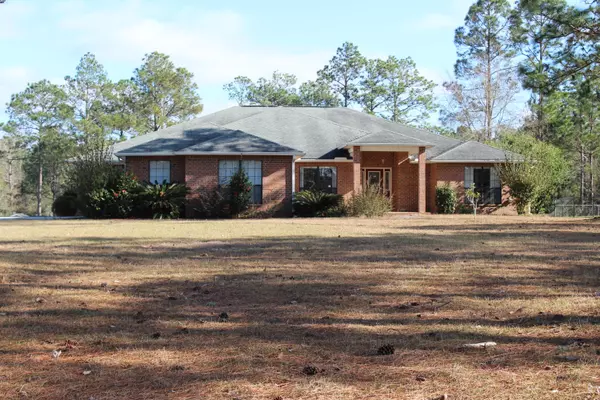 1154 Ten Lake Drive, Defuniak Springs, FL 32433