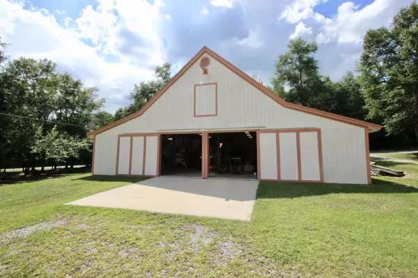 1105 Cat Island Road, Defuniak Springs, FL 32433