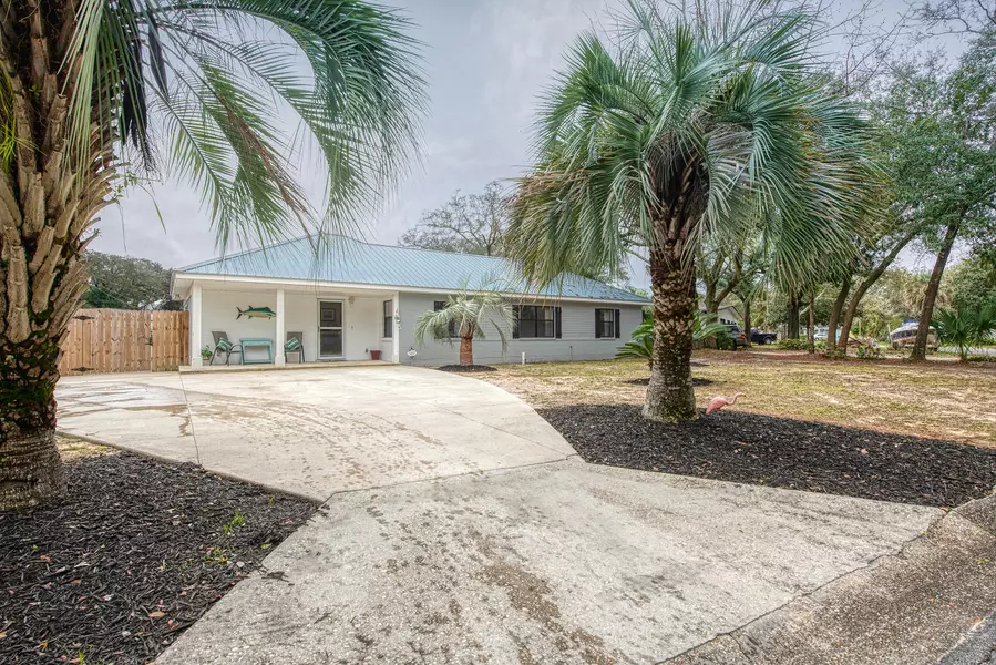 370 NE Osborne Drive, Fort Walton Beach, FL 32548