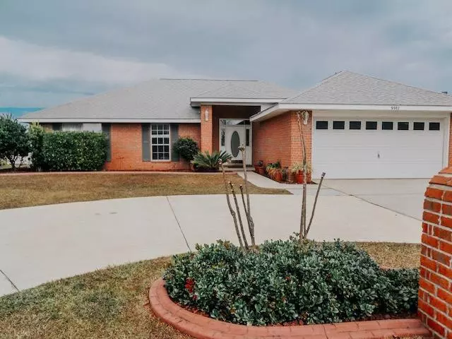 9987 Parker Lake Circle, Navarre, FL 32566