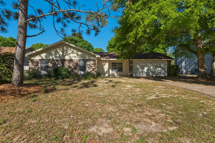 50 Abbey Road, Crestview, FL 32539