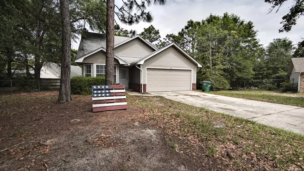 34 Regent Road, Crestview, FL 32539