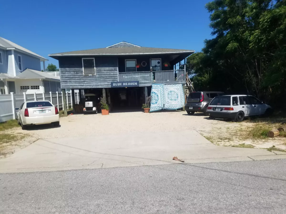 Destin, FL 32541,103 Woodward Street