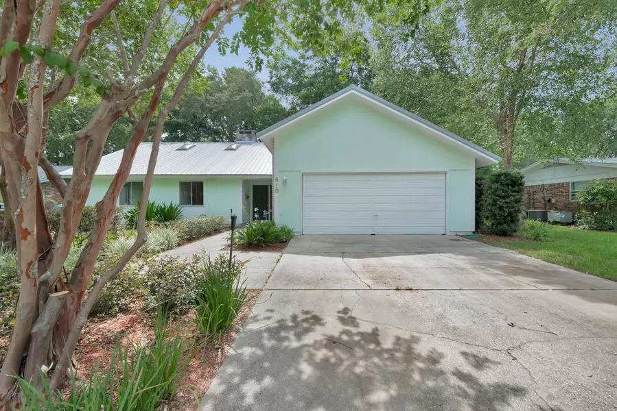 610 NE Camborne Avenue, Fort Walton Beach, FL 32547