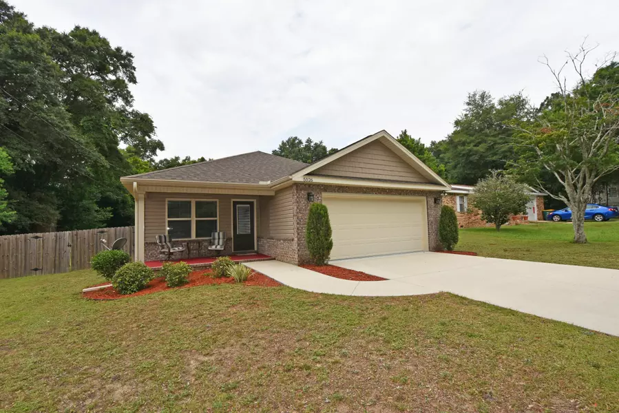 5526 Poinsetta Street, Crestview, FL 32539