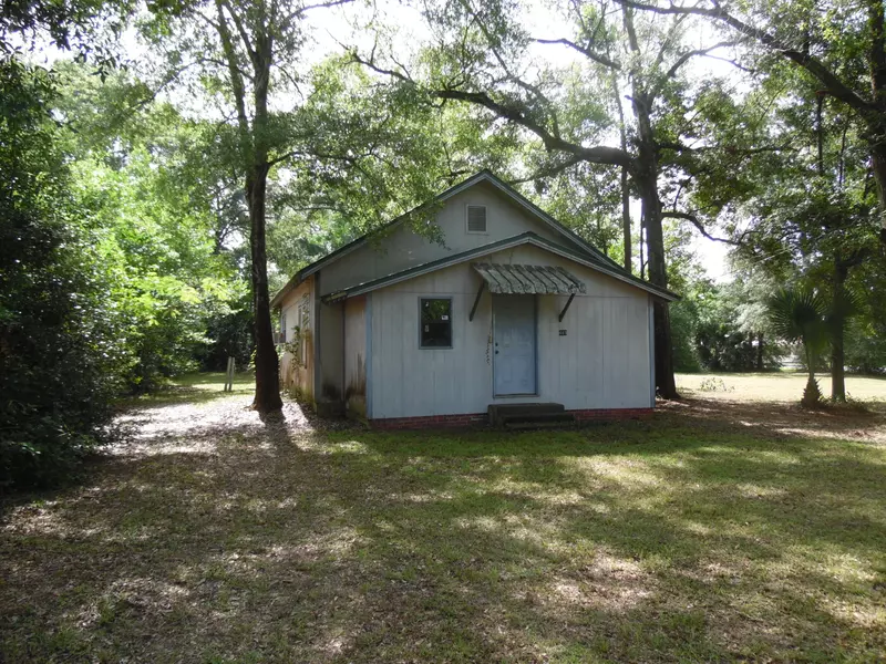 469 S 12th Street, Defuniak Springs, FL 32435