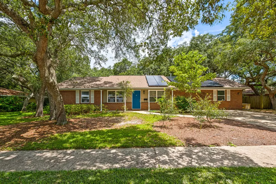 13 NW Higdon Court, Fort Walton Beach, FL 32547