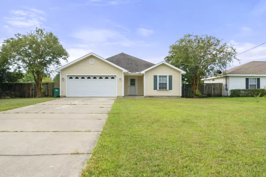 8303 Montalban Street, Navarre, FL 32566