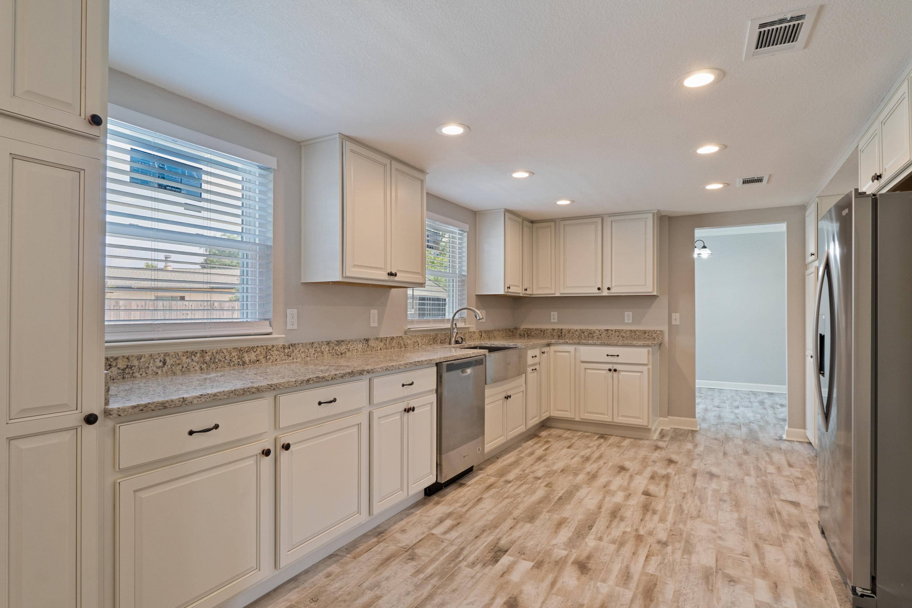 Mary Esther, FL 32569,709 Avenue Due Fontaine Bleau