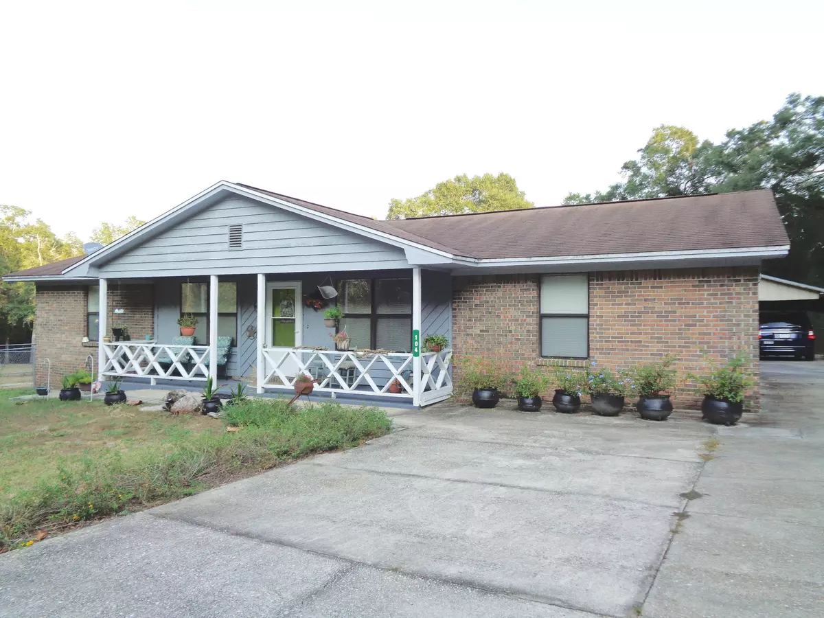 Defuniak Springs, FL 32433,104 N 20Th Street