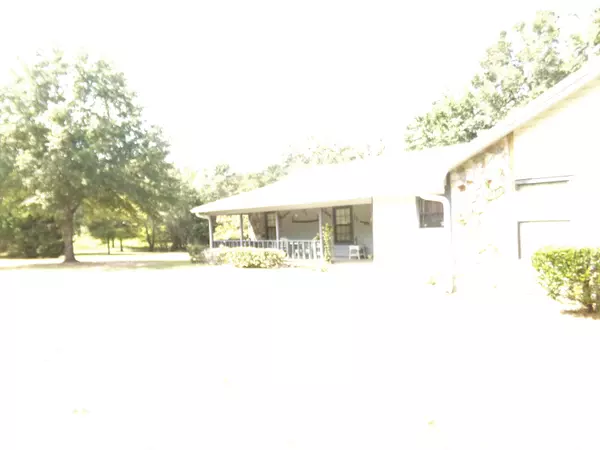 5918 Roberts Road, Crestview, FL 32536