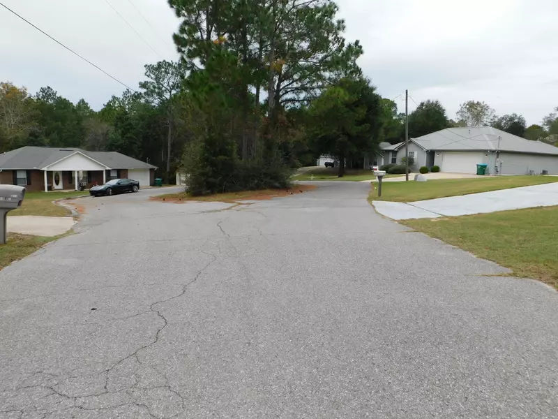 307 Island Drive, Crestview, FL 32536