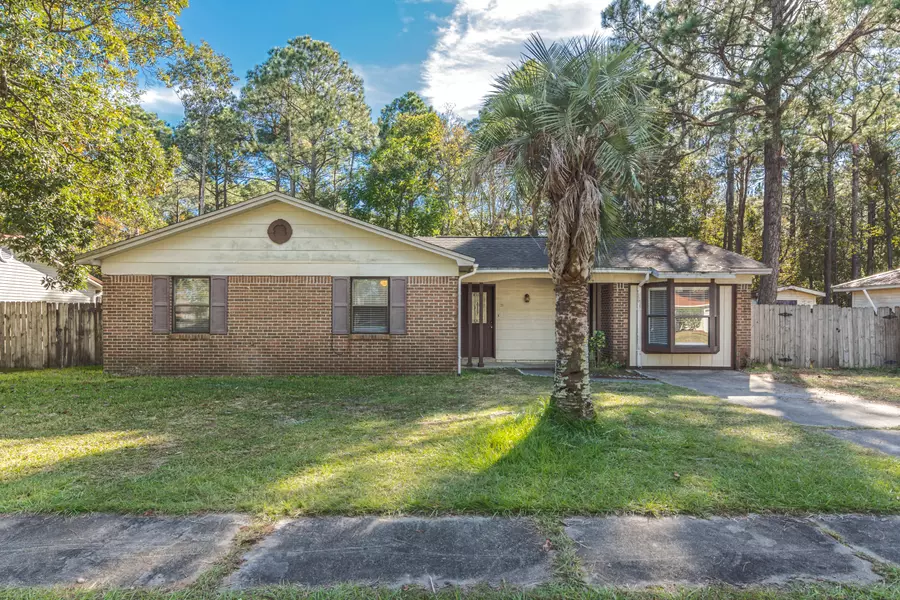 842 Meadow Lane, Fort Walton Beach, FL 32547