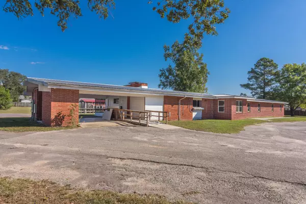 Crestview, FL 32536,2301 W James Lee Boulevard