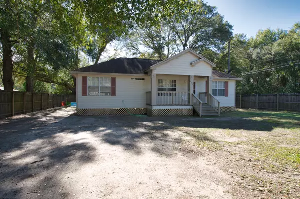 6201 Weekly Street, Milton, FL 32570